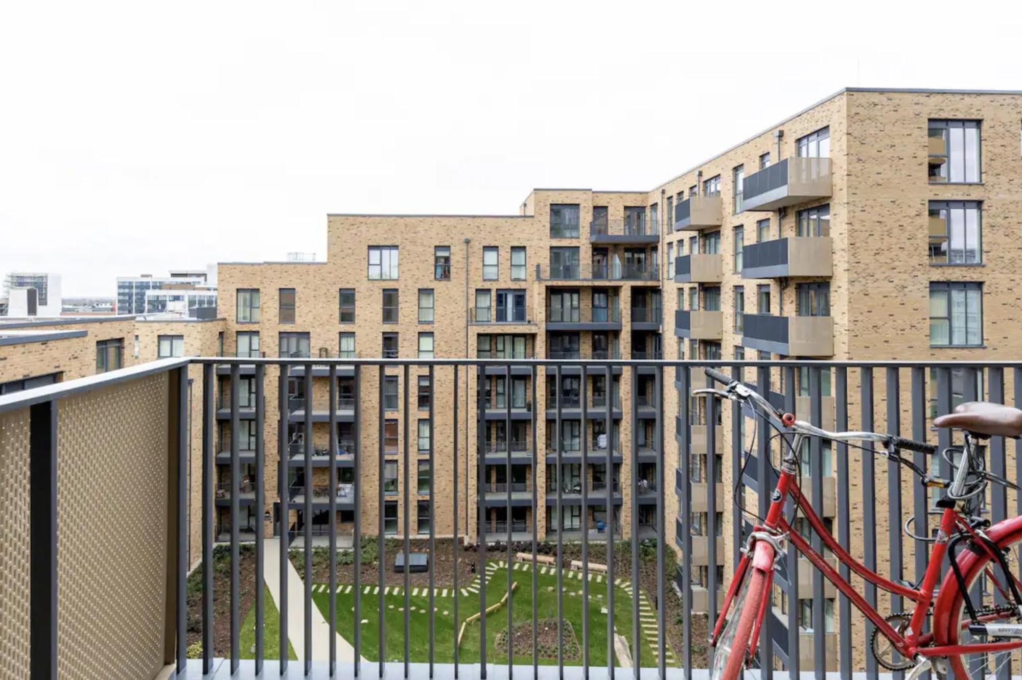Cosy And Spacious 1 Bedroom Flat Close To Heathrow *