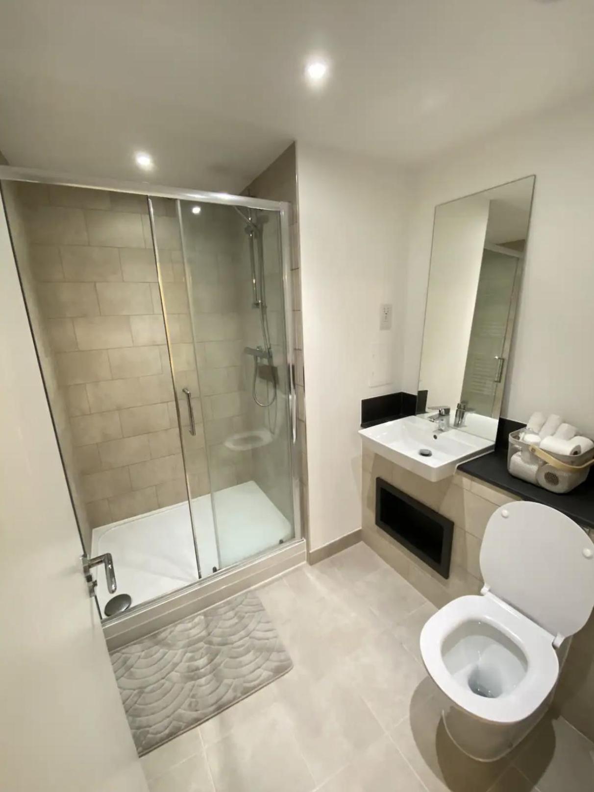 Cosy And Spacious 1 Bedroom Flat Close To Heathrow Privatunterkunft London